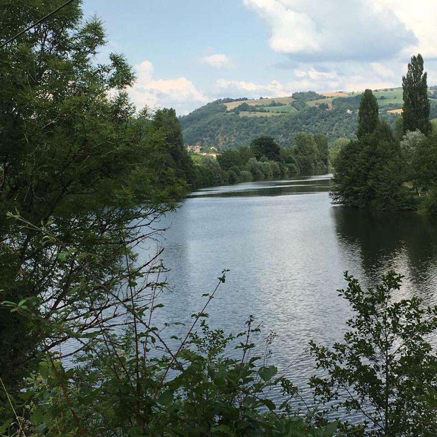 Gite:"Sur Le Chemin" Livinhac-le-Haut Экстерьер фото
